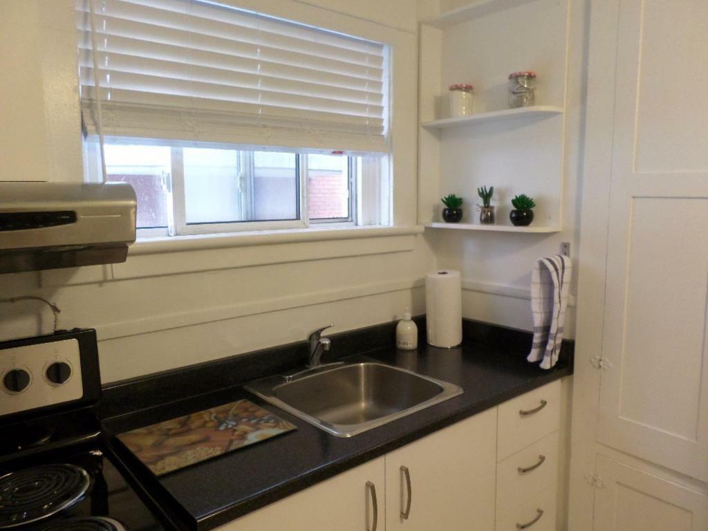 Beautiful, Clean, Quiet 2 Br-In Downtown Ottawa. Parking, Wifi And Netflix Included公寓 外观 照片